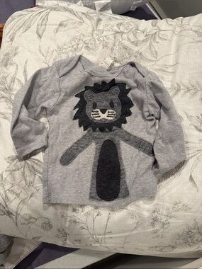 Oh baby! Lion top